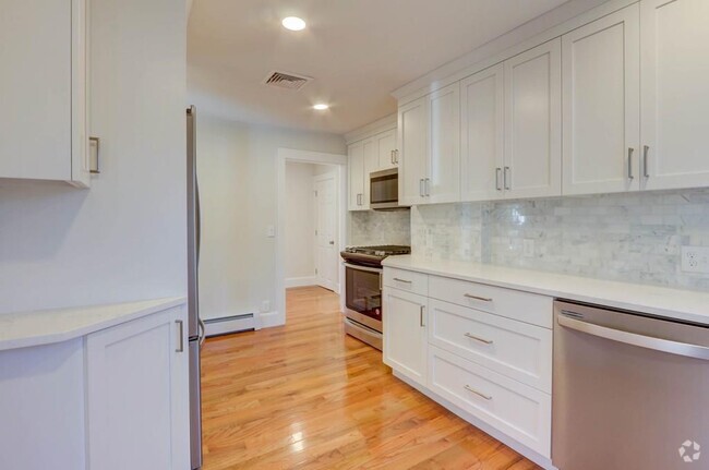 Building Photo - 45 Frairy St