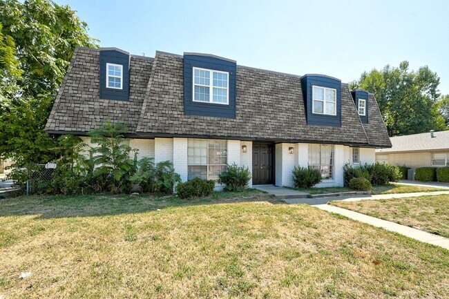 Building Photo - NEWLY REMODELED 1 Bed 1 Bath 1 Mile West from Campus