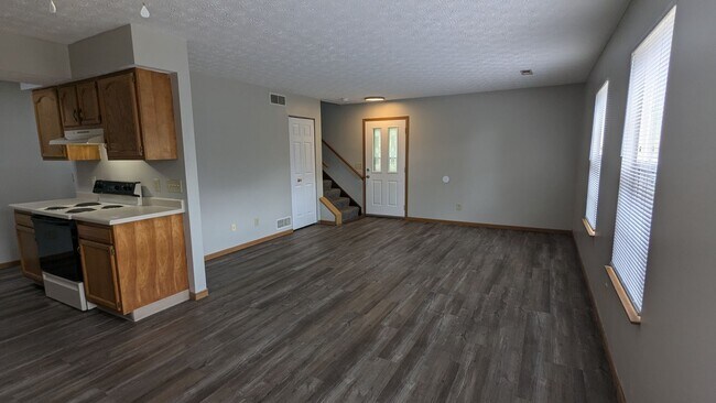 Building Photo - MN Cedar Village (859)