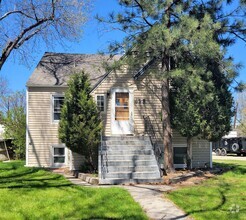 Building Photo - 423 Alderson Ave