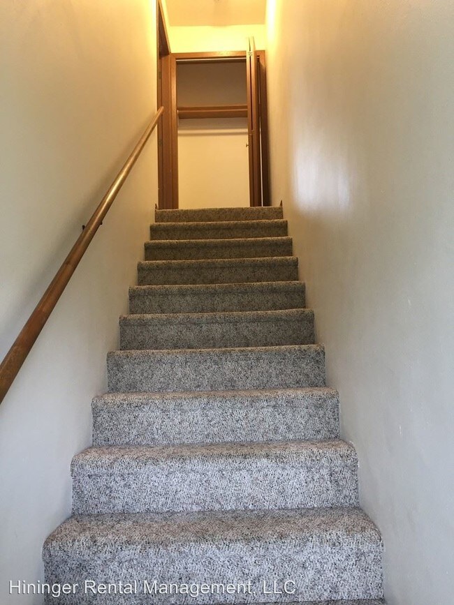 Foto del edificio - 227 E Veterans St