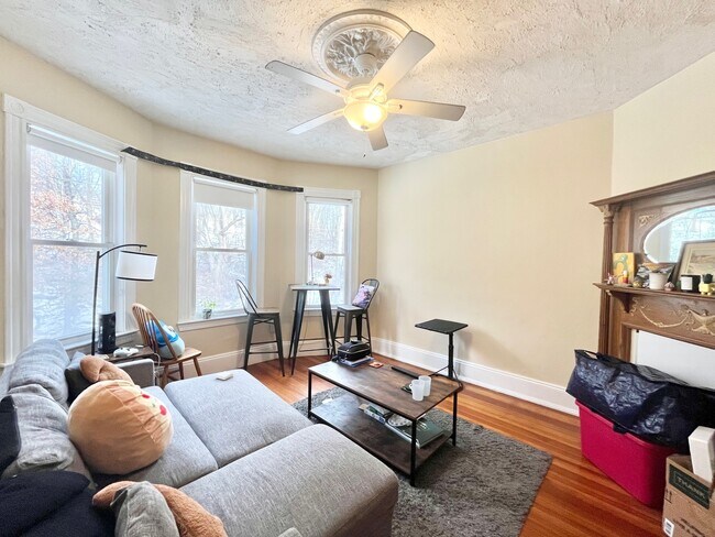 Building Photo - 88 Fisher Ave