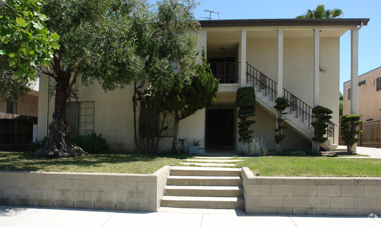 Primary Photo - 728 S Marengo Ave