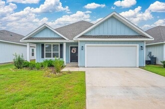 Building Photo - 214 Lyla Ln