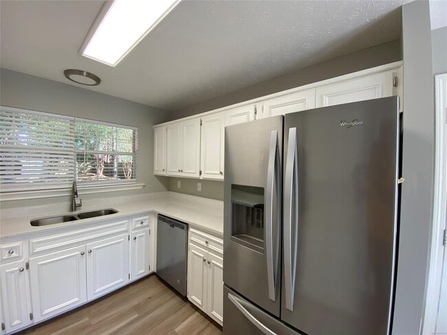 Building Photo - 514 Saddlewood Dr