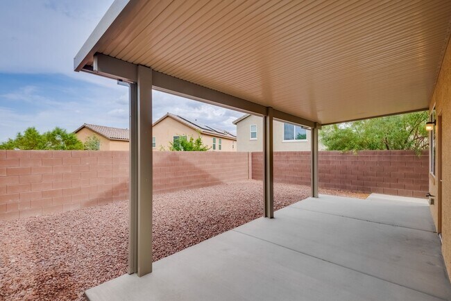 Foto del edificio - This home includes 3 bedrooms, 2.5 bathrooms & a loft.