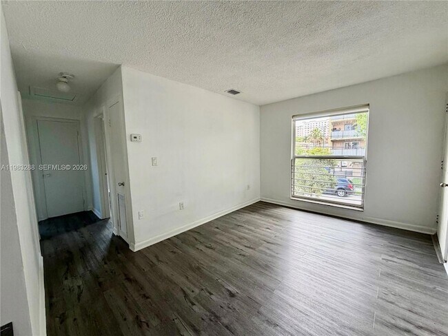 Foto del edificio - 1305 NW 4th St
