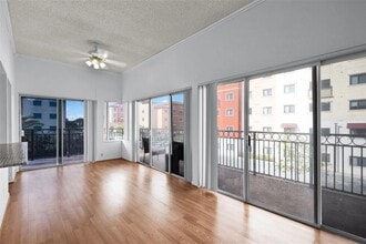 Building Photo - 4850 SW 63rd Terrace
