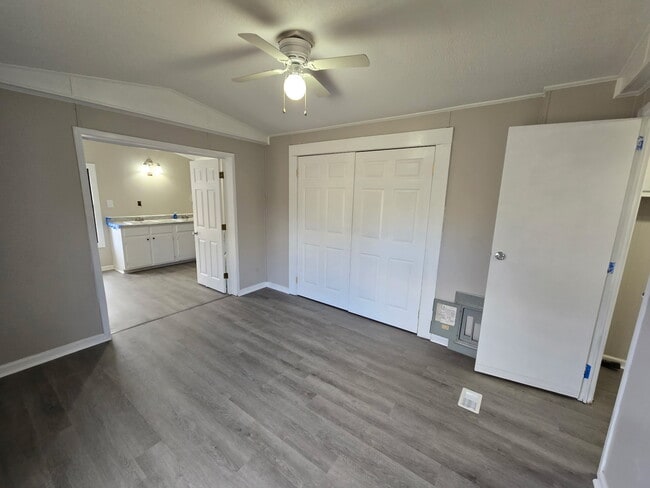 Building Photo - 8900 Kiger Rd