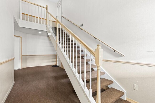 Foto del edificio - 5273 Tunbridge Wells Ln