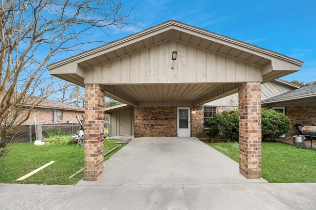 Building Photo - 1006 Perry St