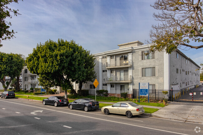 Colonial House Apartments - Los Angeles, CA | Apartments.com