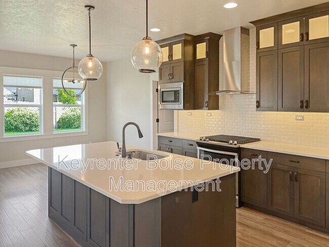 Foto del edificio - 8030 S Topaz Ridge Ave