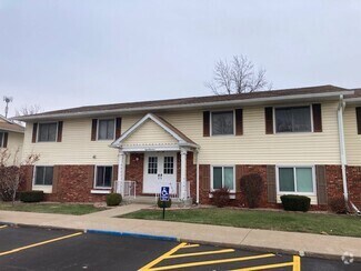 Building Photo - 806 Huckleberry Heights Dr