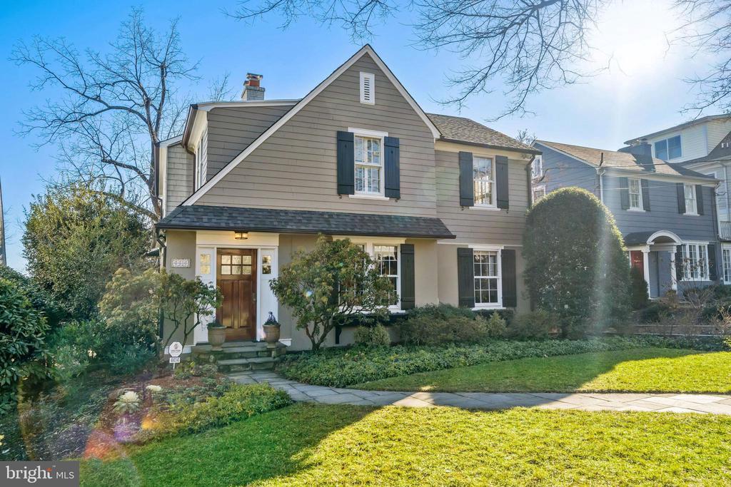 Foto principal - 4414 Lowell St NW
