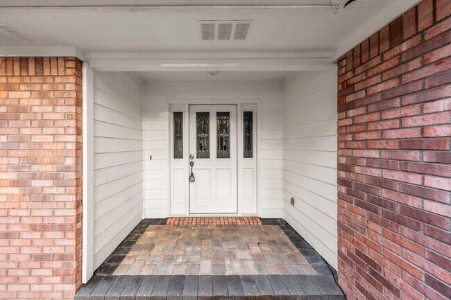 Building Photo - 1673 Parkside Cir