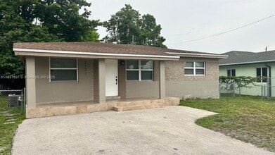 Building Photo - 2771 NW 11th Ct