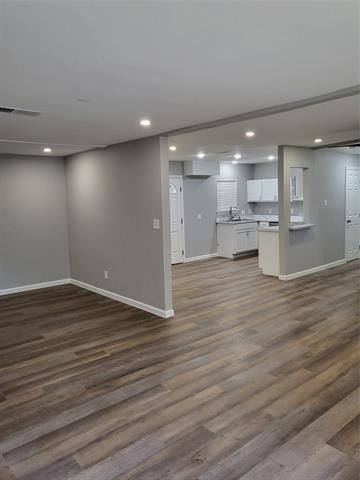 Building Photo - 2009 Sidney St