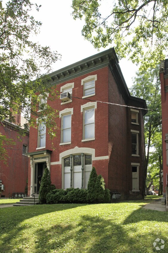 Building Photo - 1233 1st St