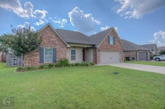 Building Photo - 650 Alder Ln