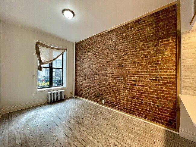 Foto del edificio - 9 W 107th St