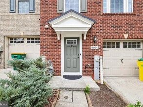 Building Photo - 8074 Locust Mill St