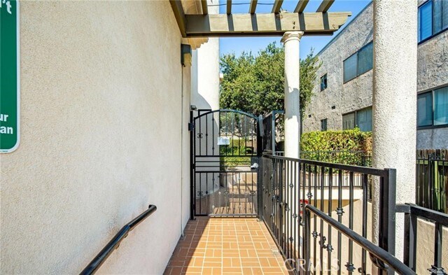 Foto del edificio - 2463 Oswego St