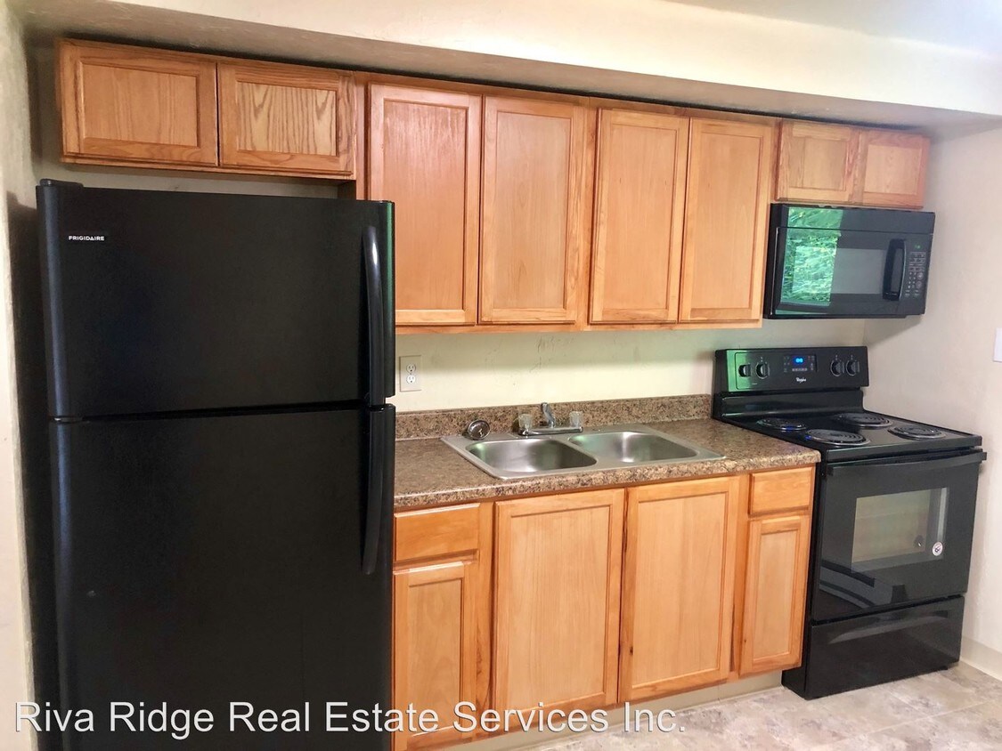 1705 Lynn Ave Unit Apt A, Turtle Creek, PA 15145 Apartment for Rent