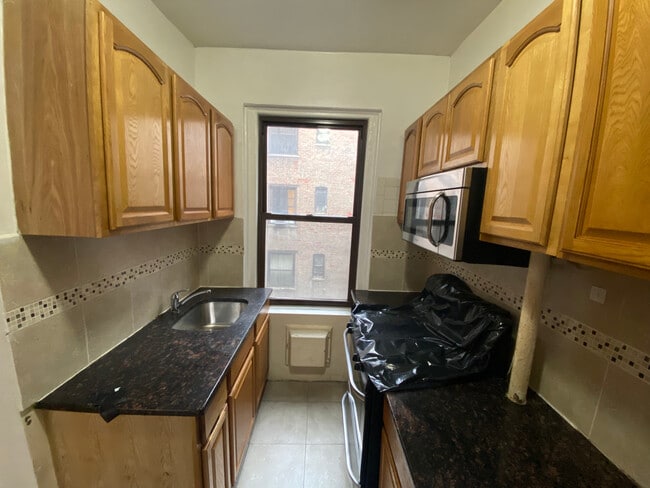 Building Photo - 537 W 150th St