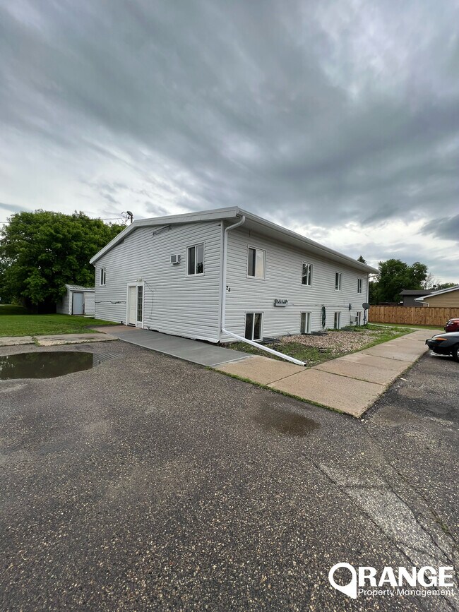 Building Photo - 828 Lowell St