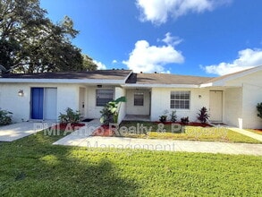 Building Photo - 3249 Bloomingdale Villas Ct