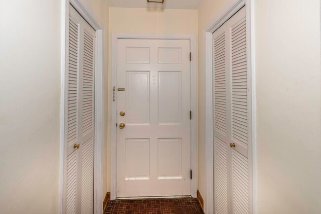 Building Photo - 1616 Morton Ave