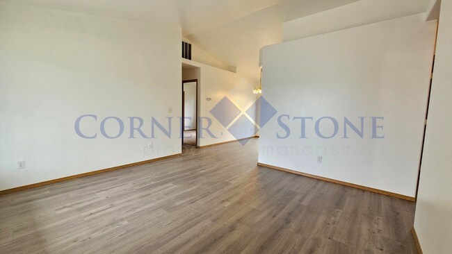 Building Photo - Large Nampa Home with RV Parking!