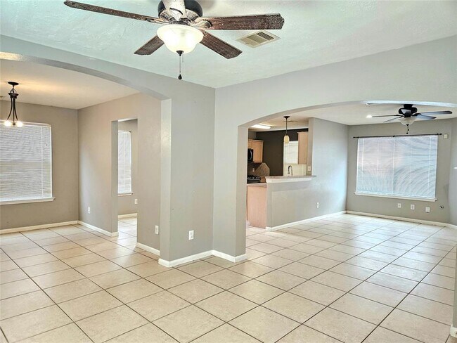 Foto del edificio - 18930 Larkspur Hills Dr