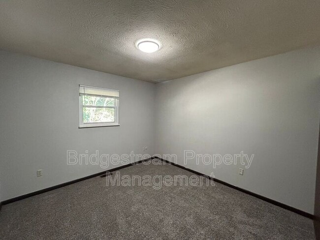 Foto del edificio - 103 Candlewood Ct