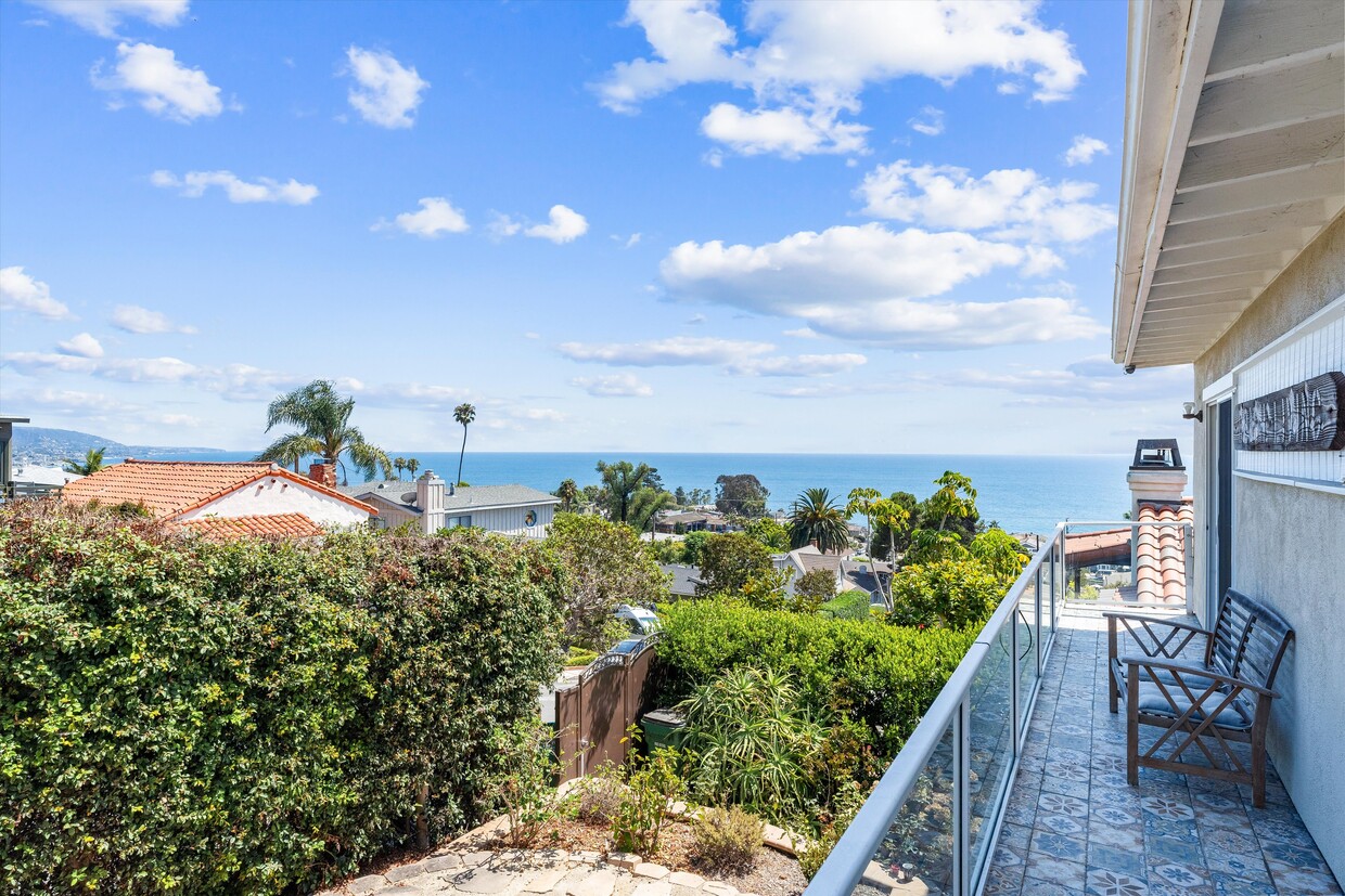 Patio balcony - ocean views - 1425 Hillcrest Dr