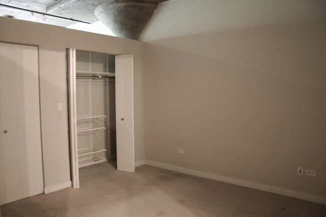 Foto del edificio - 1001 W 15th St