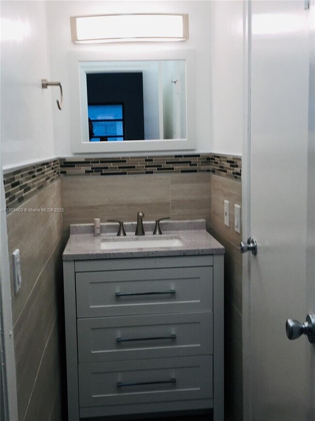 Foto del edificio - 2454 NW 52nd Ave