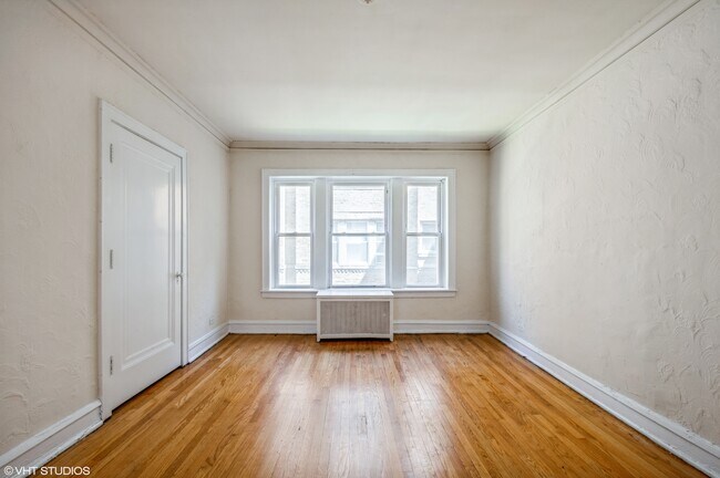 Foto del edificio - Portage Park Studio w/ sep dining,ss, hard...