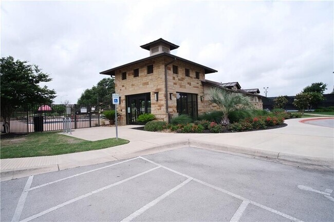 Foto del edificio - 14110 McCoy Lp