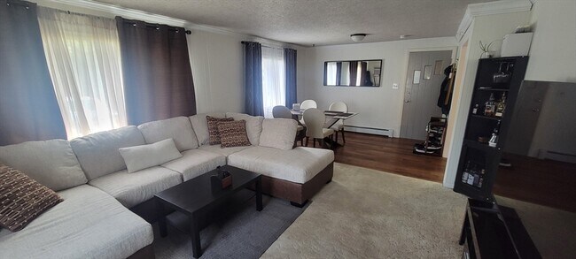 Foto del edificio - 302 Pleasant St