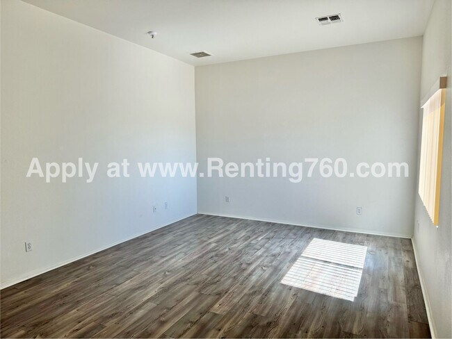 Foto del edificio - Cozy 3 Bedroom 2 Bathroom Home Close to Sh...