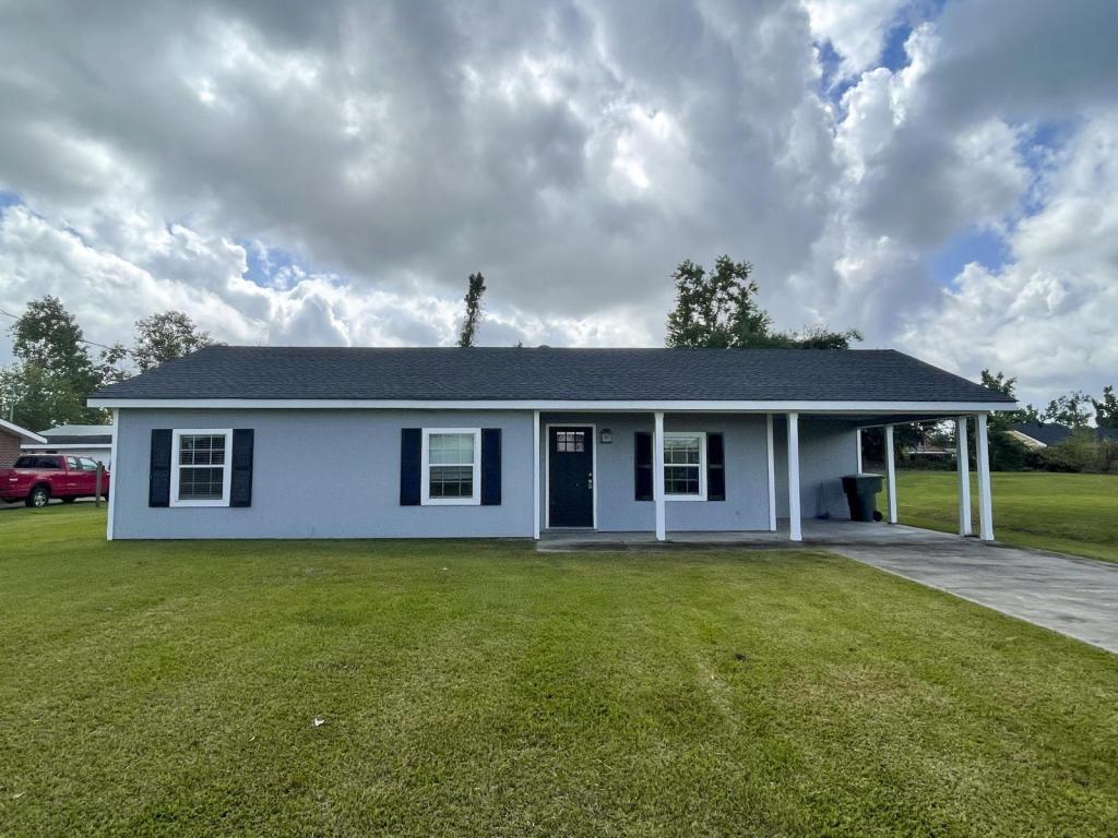 Primary Photo - 1609 Woodland Drive