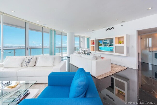 Building Photo - 2127 Brickell Ave