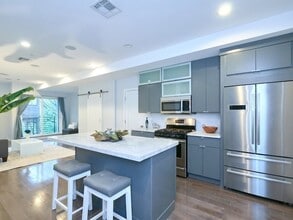 Building Photo - 186-188 Paris Street Unit 5