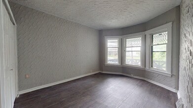 Building Photo - 3889 W 33rd St