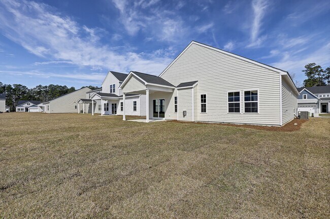 Building Photo - 2414 Flowery Branch Dr