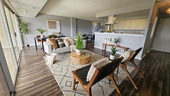 Foto del edificio - 411 Lakewood Cir