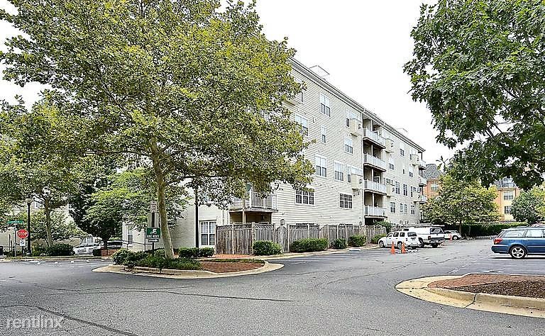 Foto principal - 330 S West St