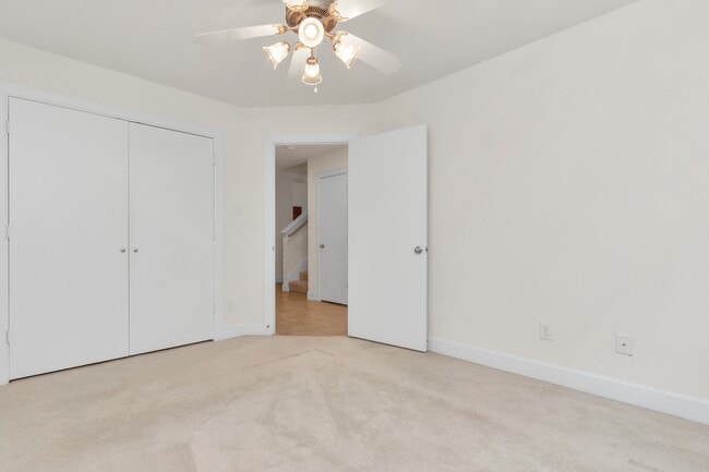 Building Photo - 3627 Main Plaza Dr